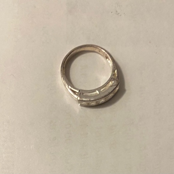 Avon 925 Sterling Silver Cubic Zirconia Band - Picture 9 of 12